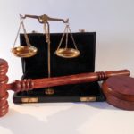 W czym potrafi nam pomóc radca prawny? W jakich rozprawach i w jakich sferach prawa pomoże nam radca prawny?
